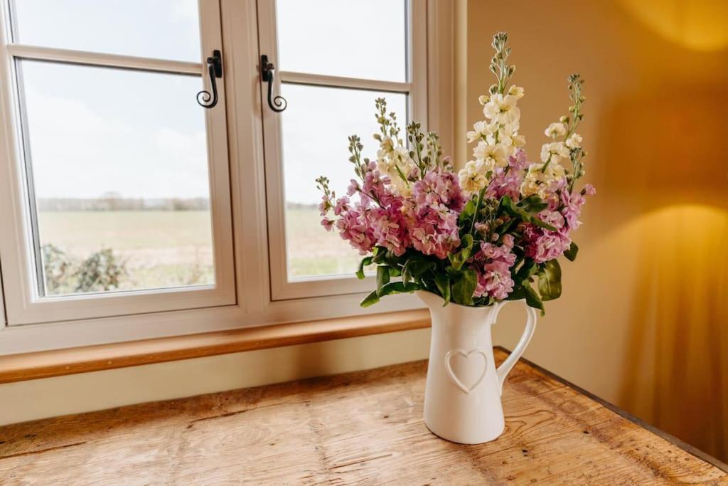 Beautiful Cottage In Bredfield Near To Woodbridge On The Suffolk Coast Exterior foto